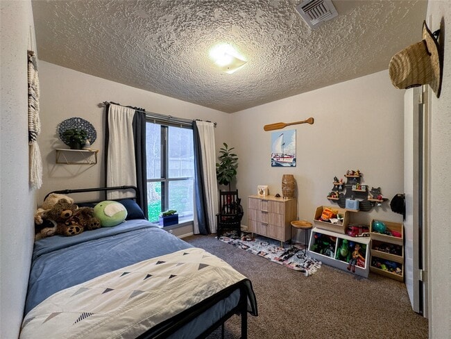 property at 2909 Laurelridge Dr