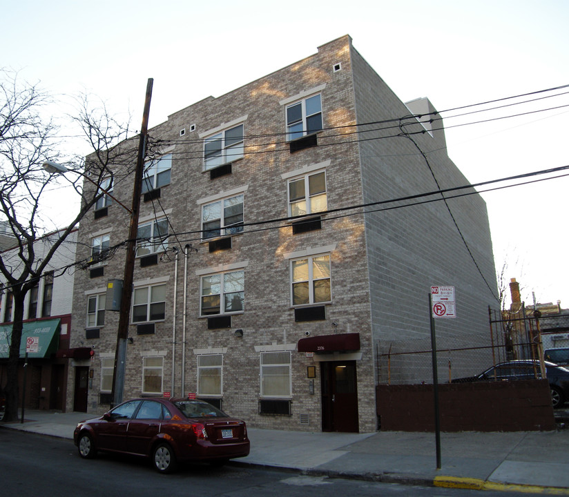 2376 Hoffman St in Bronx, NY - Foto de edificio