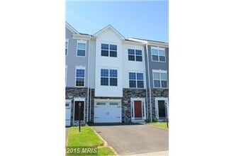10363 Lantern Ln in Hagerstown, MD - Building Photo - Building Photo