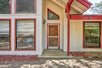 29766 Tioga Dr in Coarsegold, CA - Building Photo - Building Photo