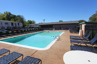 Town Square Village Apartments in Birmingham, AL - Building Photo - Other