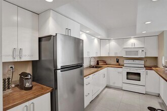 19390 Collins Ave in Sunny Isles Beach, FL - Building Photo - Building Photo