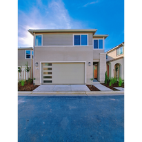 1502 Farmhouse Ln in Clovis, CA - Building Photo