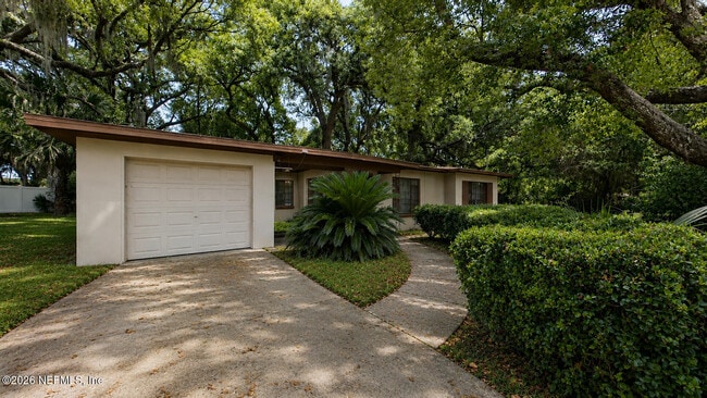 property at 607 Garden Cliff Ct