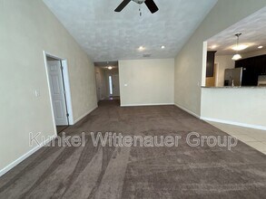 40 Oak Pointe Cir in Belleville, IL - Building Photo - Building Photo