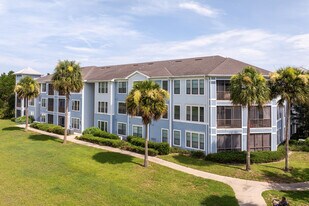 The Glen at Cagan Crossings in Clermont, FL - Building Photo