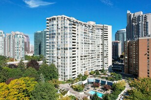 Skyview in Toronto, ON - Building Photo