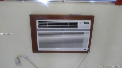 2441 SW 27th Ave-Unit -5 in Miami, FL - Building Photo - Building Photo