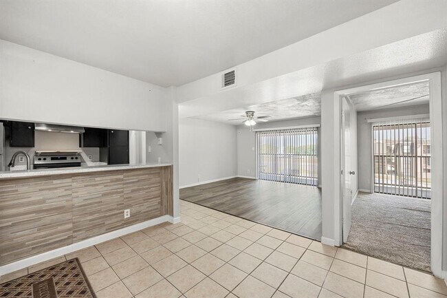 206 Plaza Verde Dr in Houston, TX - Building Photo - Building Photo