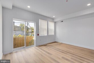 2502 N 10th St in Philadelphia, PA - Building Photo - Building Photo