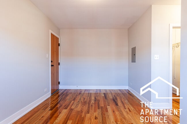 2907 N Mildred Ave, Unit 1L in Chicago, IL - Building Photo - Building Photo