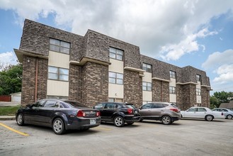 4 N Poe St in Kansas City, MO - Foto de edificio - Building Photo