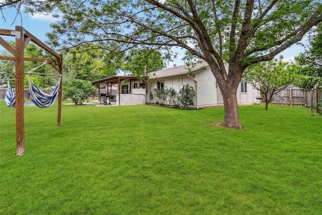 property at 11204 Applewood Dr