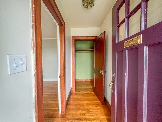 52 Edgecliff Rd in Watertown, MA - Building Photo - Building Photo