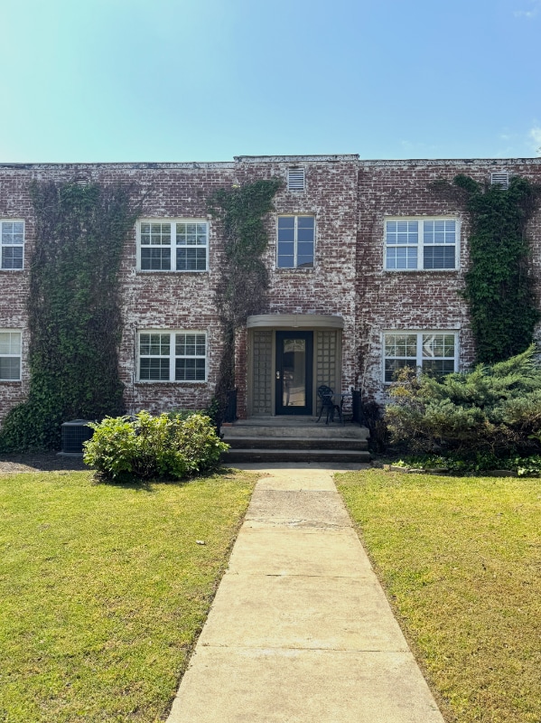 529 Whitham Ave in Fayetteville, AR - Foto de edificio - Building Photo