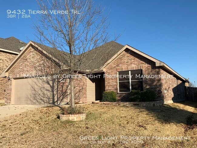 9432 Tierra Verde Dr in Fort Worth, TX - Building Photo - Building Photo