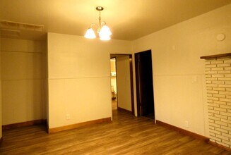 845 Fairview Ave SE in Salem, OR - Building Photo - Building Photo