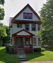 12 Madison St in Rochester, NY - Building Photo