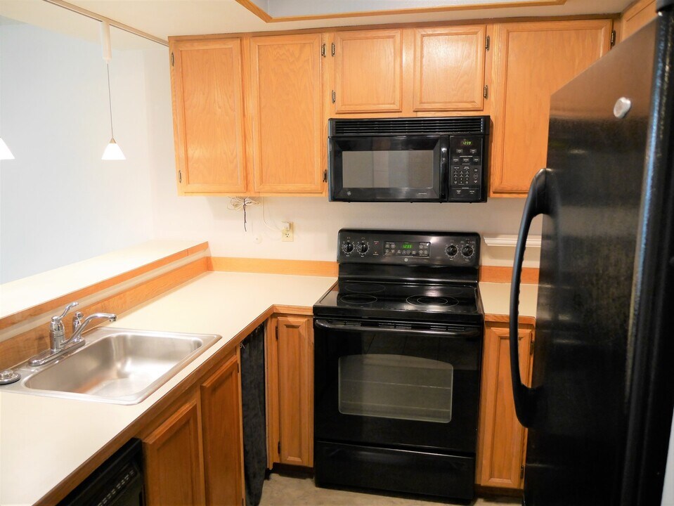 13717 Linden Ave N-Unit -#328 in Seattle, WA - Building Photo