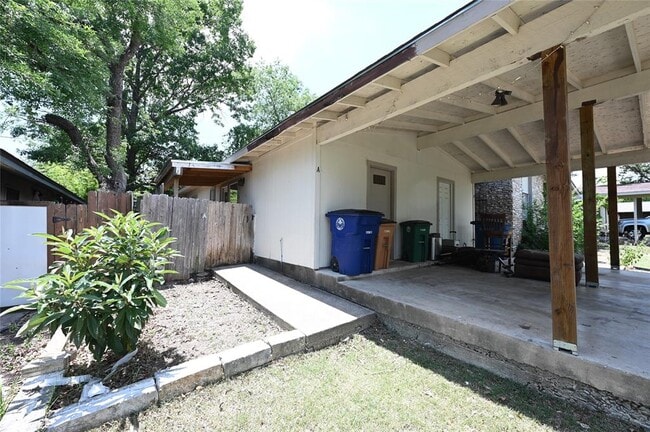 1503 Valleyridge Dr in Austin, TX - Building Photo - Building Photo