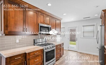 942 Rosecrans St in San Diego, CA - Building Photo - Building Photo