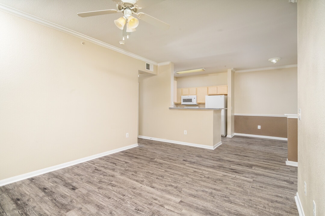 Tigoni Villas in San Antonio, TX - Building Photo