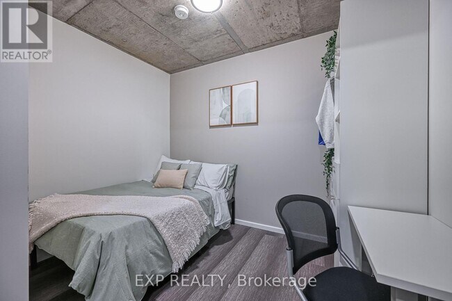 211-1211 Besserer St in Ottawa, ON - Building Photo - Building Photo