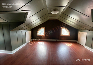 3233 Magnolia Blvd W in Seattle, WA - Building Photo - Building Photo