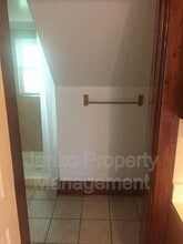 2855 E 82nd St in Chicago, IL - Building Photo - Building Photo