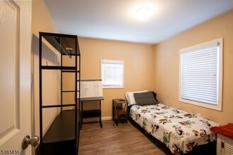 214 Woodcliff Ave in Little Falls, NJ - Building Photo - Building Photo