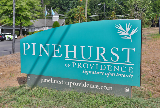 Pinehurst On Providence in Charlotte, NC - Building Photo - Building Photo