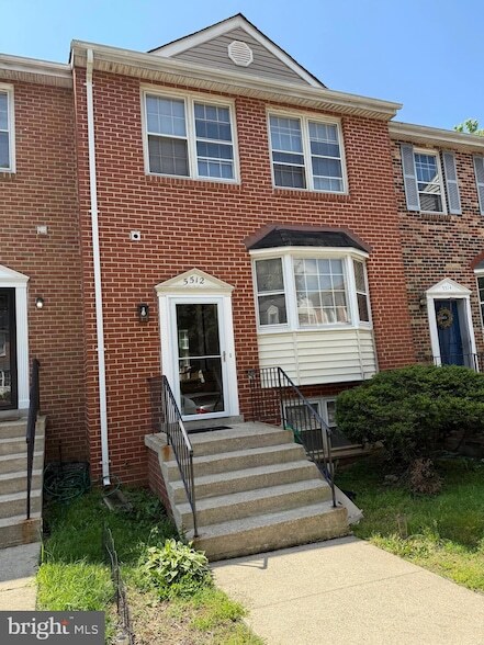 5512 E Boniwood Turn in Clinton, MD - Foto de edificio - Building Photo