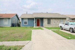 815 W Olmos Dr in San Antonio, TX - Building Photo