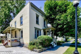 246 Church St in Saratoga Springs, NY - Building Photo - Building Photo