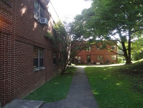 Ladywood Apartments in Cincinnati, OH - Building Photo - Building Photo