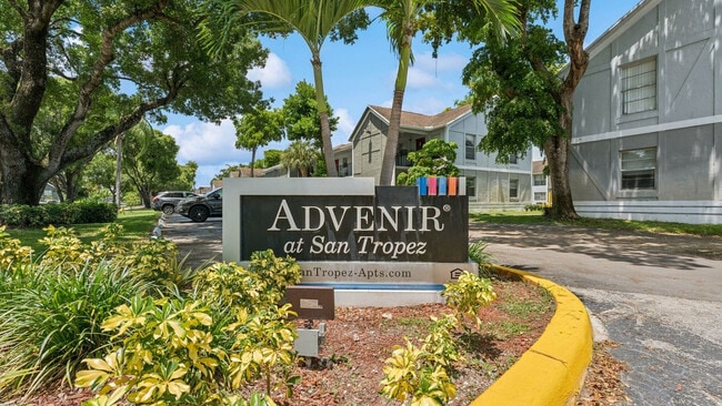 Advenir at San Tropez in Pembroke Pines, FL - Foto de edificio - Building Photo