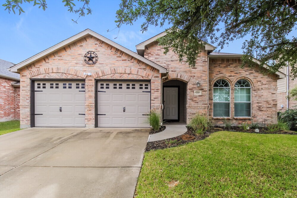 1509 Nighthawk Dr in Little Elm, TX - Building Photo