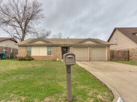 8413 Bigwood Dr in Oklahoma City, OK - Building Photo