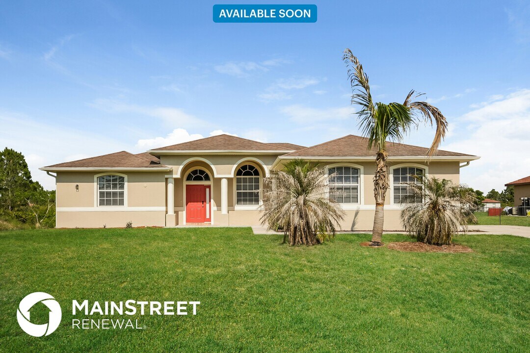 906 Cortez Ave in Lehigh Acres, FL - Building Photo