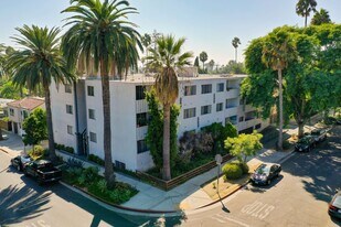 1221 N Spaulding Ave, Unit 304 in West Hollywood, CA - Building Photo