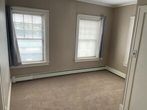 1520 9th St, Unit Apt A in Monroe, WI - Building Photo - Building Photo