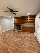 928 Chatfield Dr in Jamestown, NC - Building Photo - Building Photo