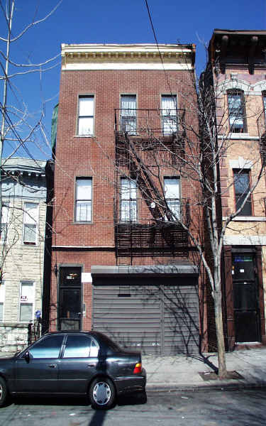 589 Van Nest Ave in Bronx, NY - Building Photo