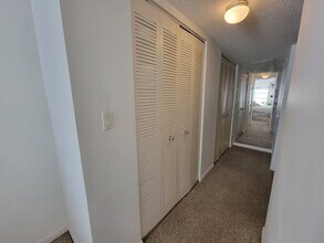 575 Crandon Blvd, Unit 504 in Key Biscayne, FL - Building Photo - Building Photo