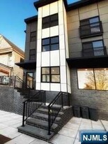 218-220-220 Kearny Ave, Unit 3 in Kearny, NJ - Building Photo