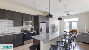 5200 White Settlement Rd in Fort Worth, TX - Building Photo