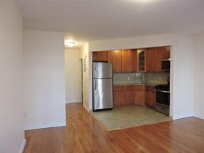 1031 Halsey St in Brooklyn, NY - Building Photo - Building Photo