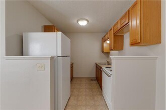 1916 S Hiram St in Wichita, KS - Building Photo - Building Photo