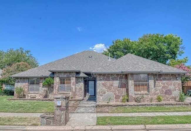 property at 3609 Hampton Ct