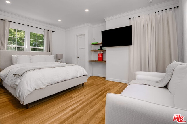 property at 407 Shirley Pl